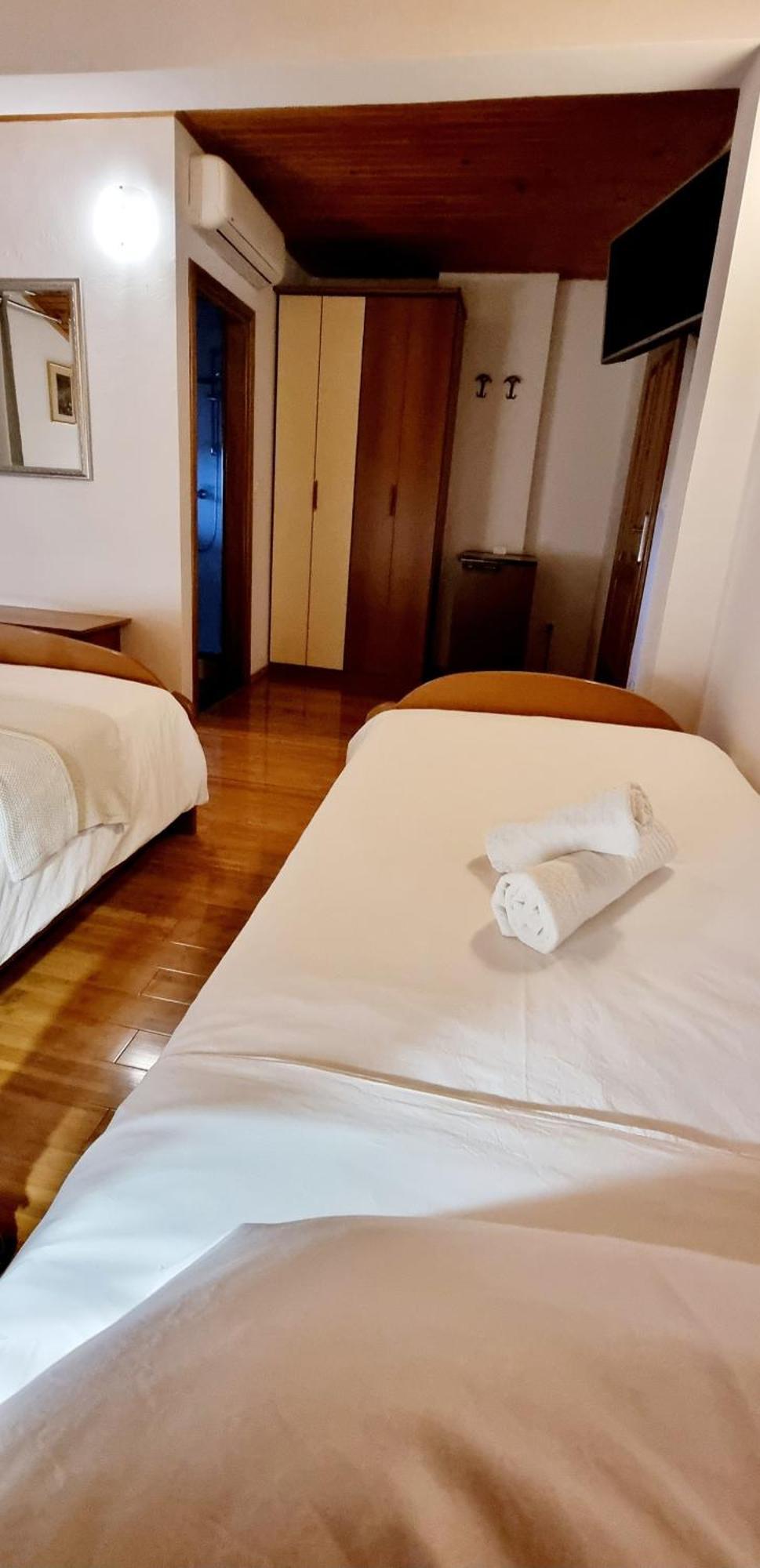 Nadija Rooms Funtana Ngoại thất bức ảnh